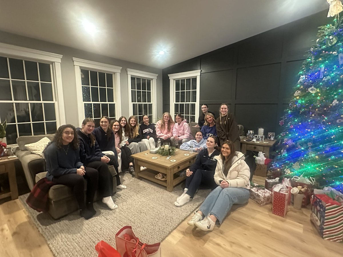 hootowl1011's tweet image. The wait was worth it—U17 &amp;amp; U16 Shoreshots together at last for Secret Santa 🎄🎁 Missing a few girls, but all the fun was there! Happy birthday, Grace 🎉💙🩵🧡 Love these girls! @ShoreshotsGirls 
@NJSS_Chambers28 @Shoreshots2930 @bobdubina @TinyGreenNBS