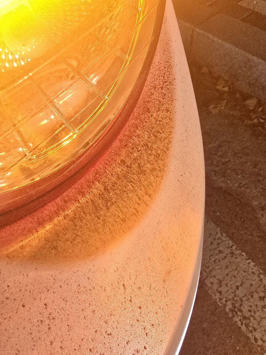 주인님 졸졸 따라다니기

가파른 꼬불길 달려 
염화칼슘 옴팡 맞아
꼬질이 된 주인님 차🚘