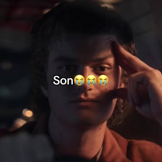 f_logi's tweet image. Came home from work and my girlfriend was watching Stranger Things, I shit you not this is the frame I walk in to