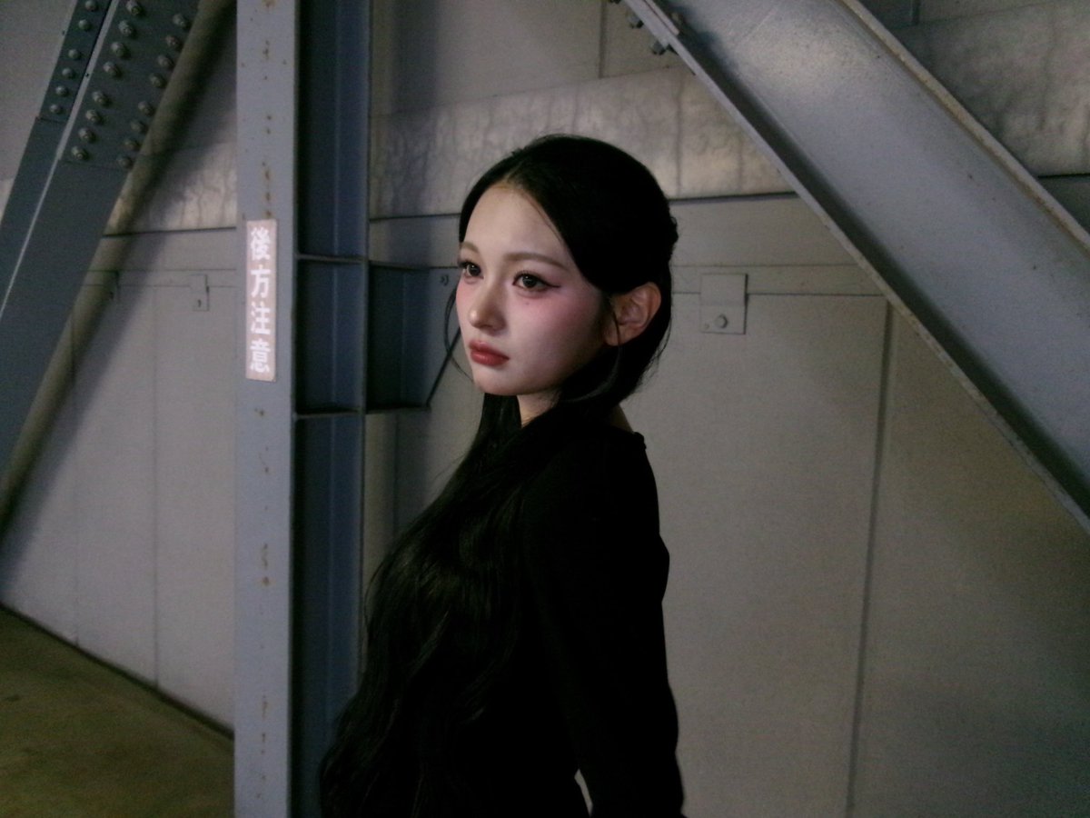 おはようございます🖤 本日11:00から #青色RADIO ぜひお聴きくださいｰｰ