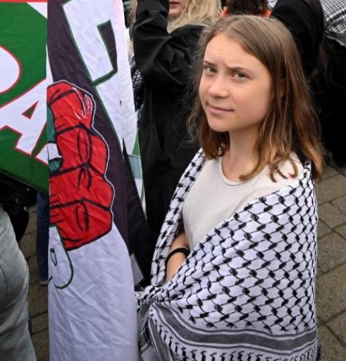 OzraeliAvi's tweet image. Reports that 2000 Iranian protesters have already been murdered by the desperate Islamist regime in the past few days and there’s total SILENCE from the loudest ‘human rights’ activists like Greta Thunberg.

If Jews can’t be blamed, they don’t care.

Palestinians are just a prop.