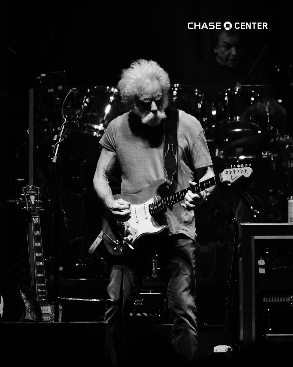 ChaseCenter's tweet image. A legend with immeasurable impact to The Bay and beyond. Rest in peace Bob Weir. 

@deadandcompany, Chase Center, 2019