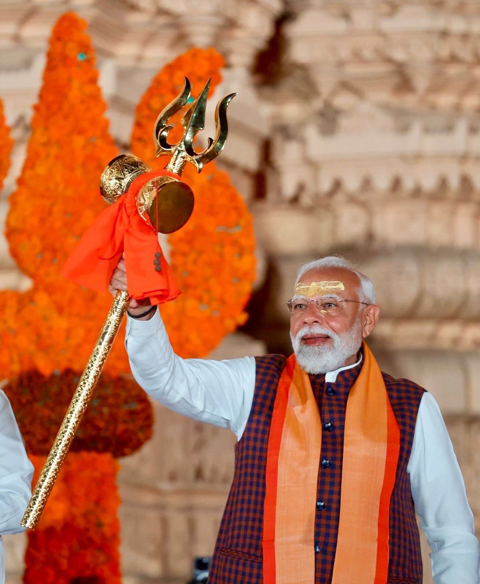 BJYM_AnkitOf's tweet photo. ॐ सोमेश्वराय नमः🛕🚩हर हर महादेव 

#SomnathSwabhimanParv https://t.co/kBZCW3Yz1O