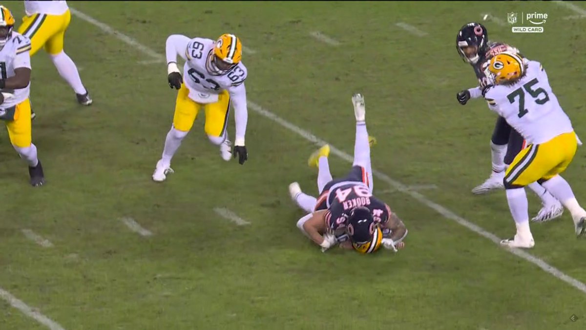BruceIronsNFL's tweet image. It is illegal for a defender to land on a quarterback with all of his body weight.

Austin Booker continues to play dirty against the #Packers... and everyone else, actually.