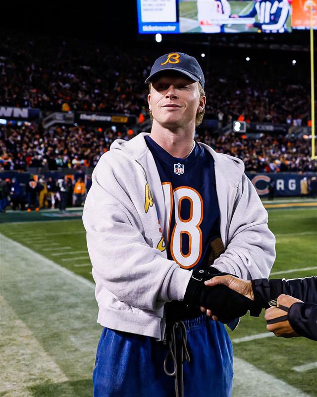 Pete Crow-Armstrong is in the house for Bears/Packers 🔥