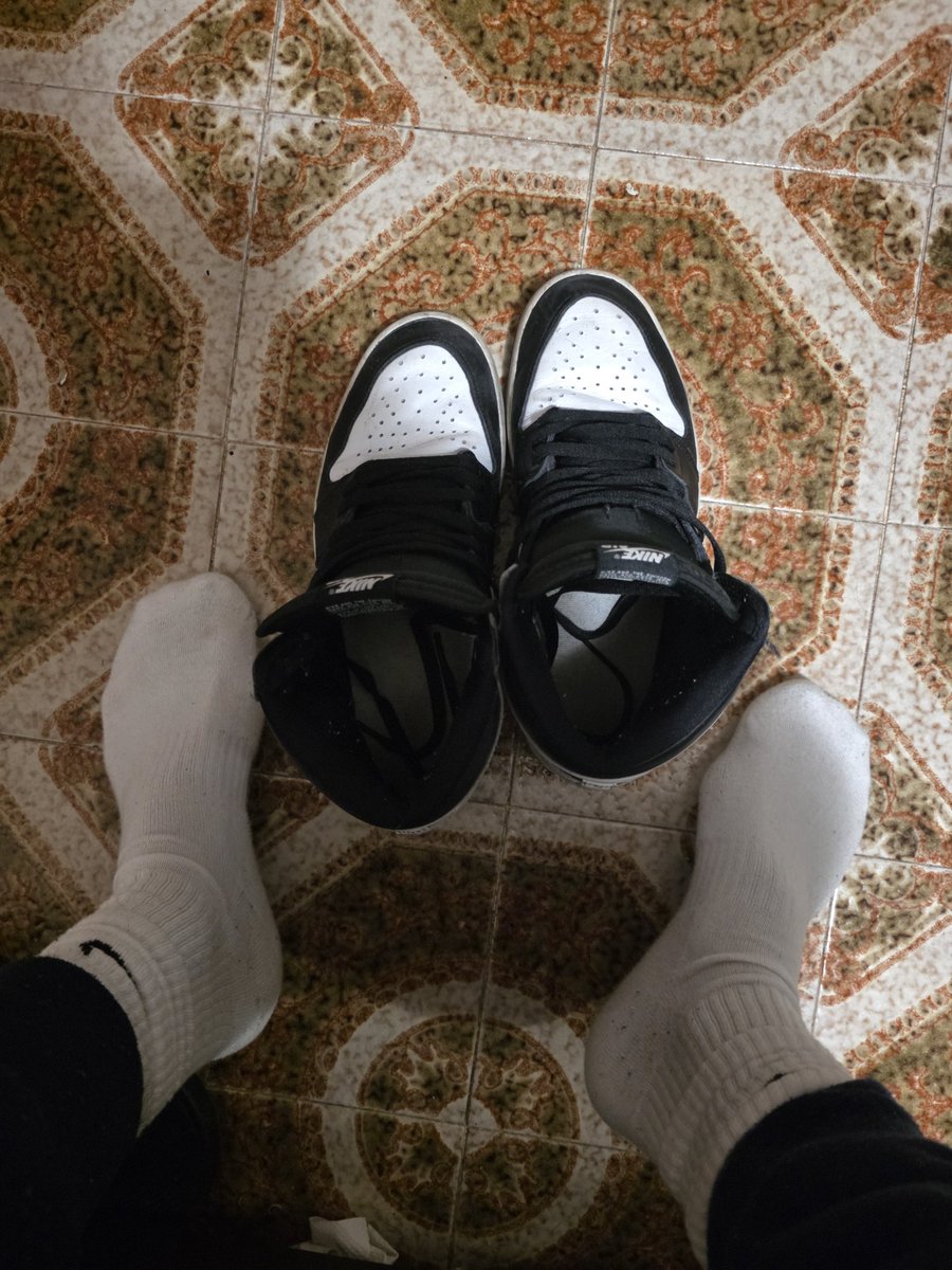 ronnyyy213's tweet photo. Socks and shoes😏

#gay #gayfeet #gayfeetmaster #gayfootfetish #gaysocks #footworship #footslave #soles #gayslave #gaysoles #gaytoes #gaywhitesocks #gaysweatysocks #gaysweat https://t.co/3psqHoQGXy