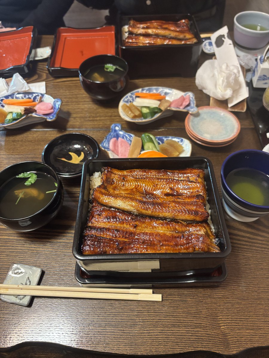 ryokaefu's tweet photo. うなぎの友栄来た
めちゃめちゃ美味い https://t.co/dCObzISmyZ