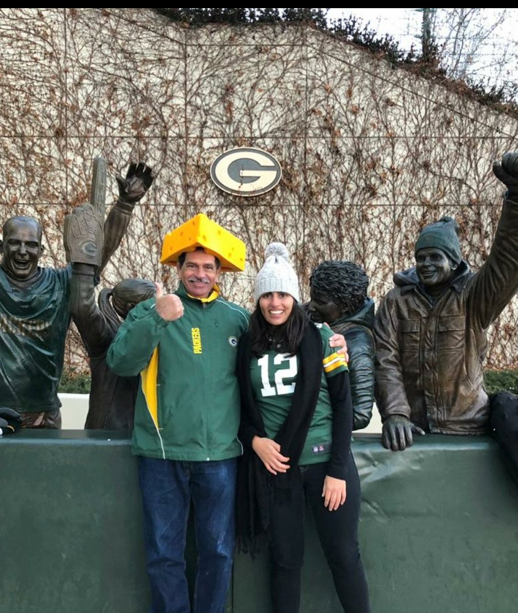 assadpe's tweet photo. #FOXImpactoNFL Saludos a Ricardo y a los Pepes. Desde Guadalajara apoyando a Packers. José y Nadia (en visita al Lambeau Field) https://t.co/nboVx2En3L
