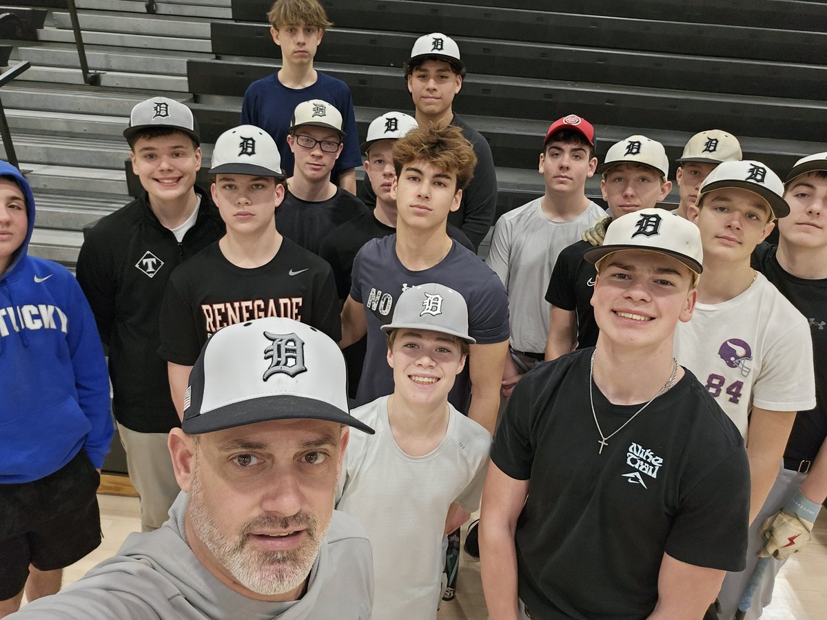 DHS Titan Baseball tweet media