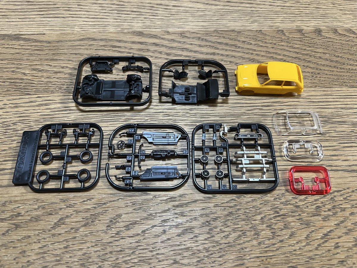 macchan2011's tweet image. 年末に回したシビックのガチャを組み立て

まじでちゃんとしたプラモデル

小さいのに腹下の造形とかめっちゃ細かくて感動

#シビック
#ハセガワ