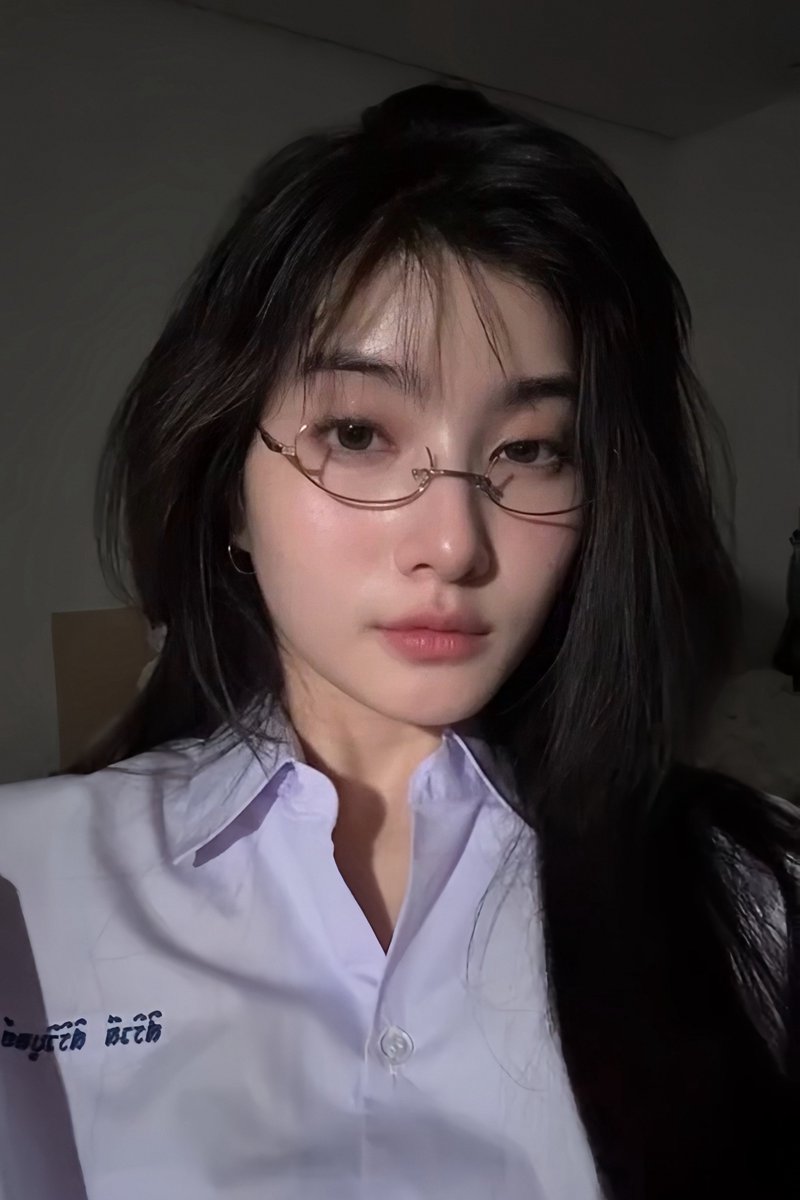 Seriously, how can someone be this beautiful…

#mable_siriwalee