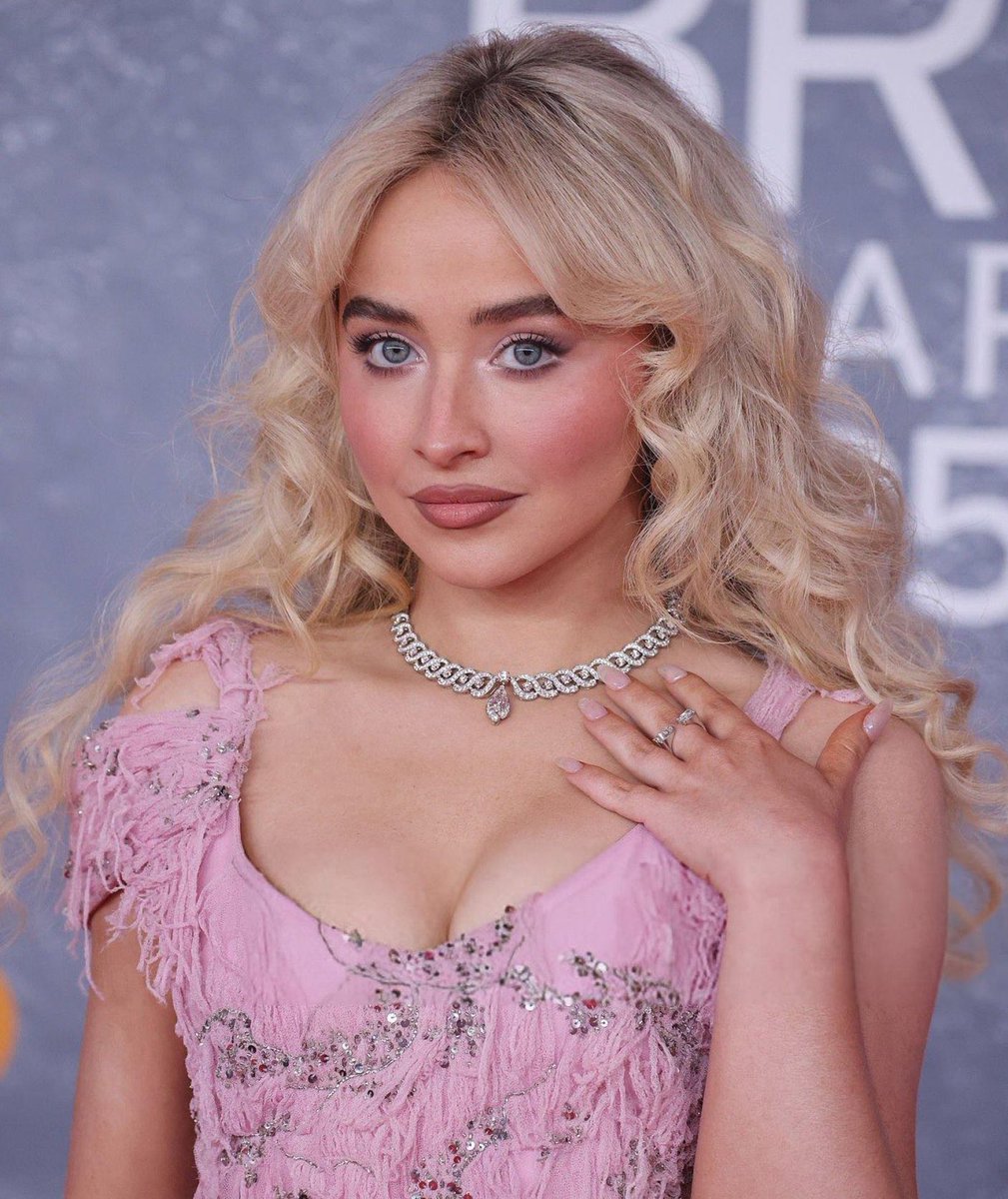 i still don’t get why so many people were hating on this look like hello it’s so pretty