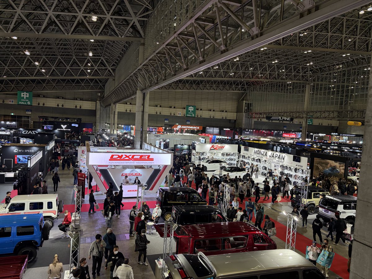 tomepunchline's tweet photo. オートサロンはやっぱデケぇ〜。ほんの一部 #東京オートサロン2026 #RADBODY https://t.co/QakapgFnGP