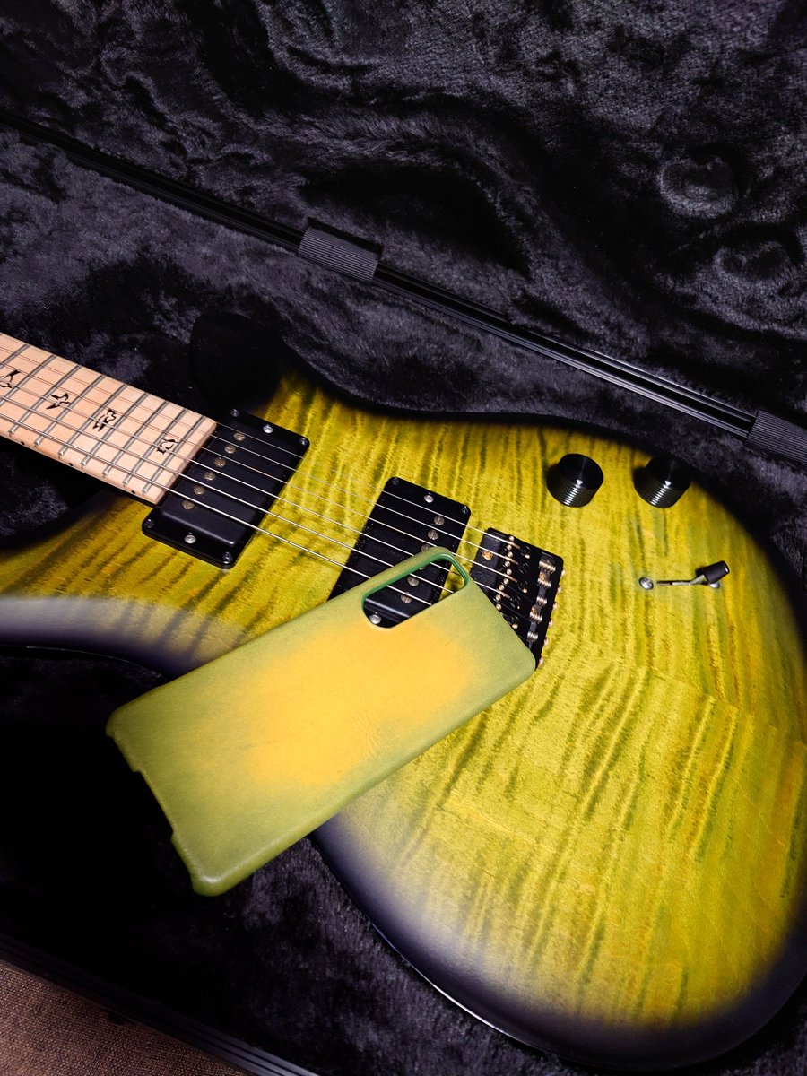 新しいスマホケース

よき

肝心のスマホは年末に落として画面割れで修理出してるんですけどね