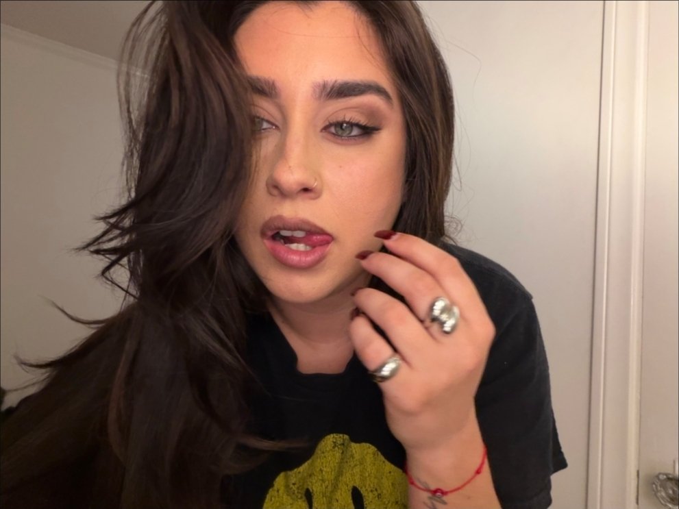 sitelaurenjbr's tweet image. PRINCESA LINDA!

Lauren postou no App dela: