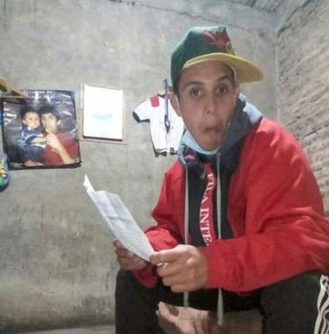 que te deje de seguir cuando se pone de novio y que te vuelva a seguir cuando termina con la novia