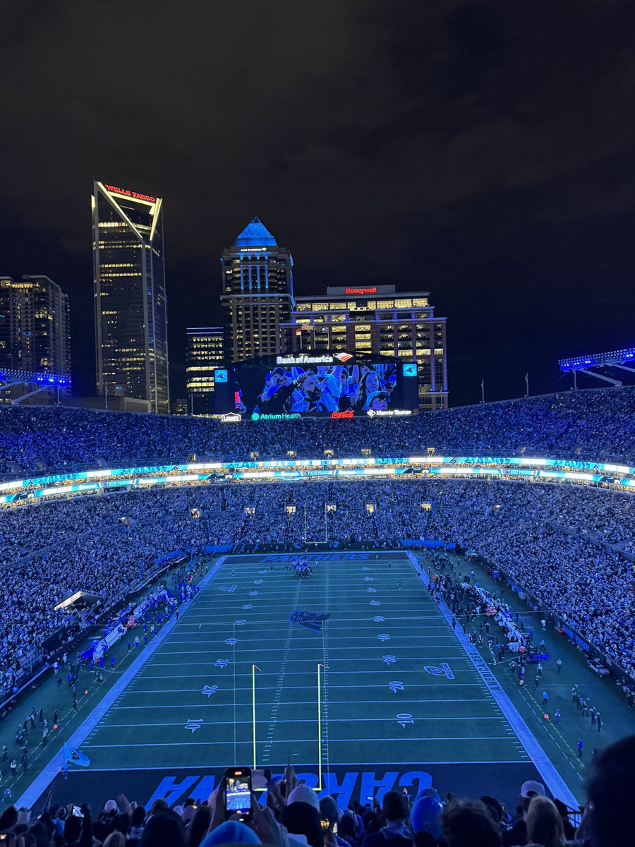 iBLsmooth's tweet image. the atmosphere tonight was something i’ll never forget

first playoff game ive ever witnessed and i’ll cherish this moment forever