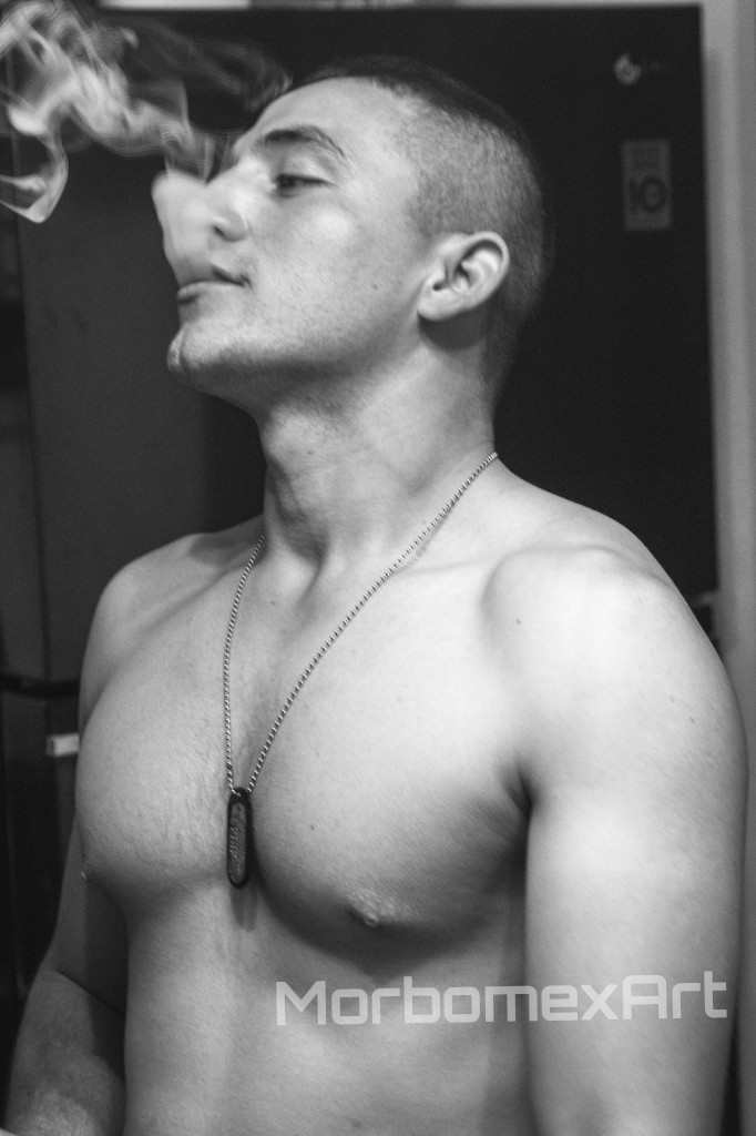 MorbomexArt's tweet photo. 🫡🪖
#photographer #fotografo #military #militar #homo  #homoeroticism #homoerotismo #mexico #malenudeart #arte #military #desnudomasculino #nudeart #gayerotic @RadarGayMx @EncuentroGayMty https://t.co/AYeMYTr8Xx