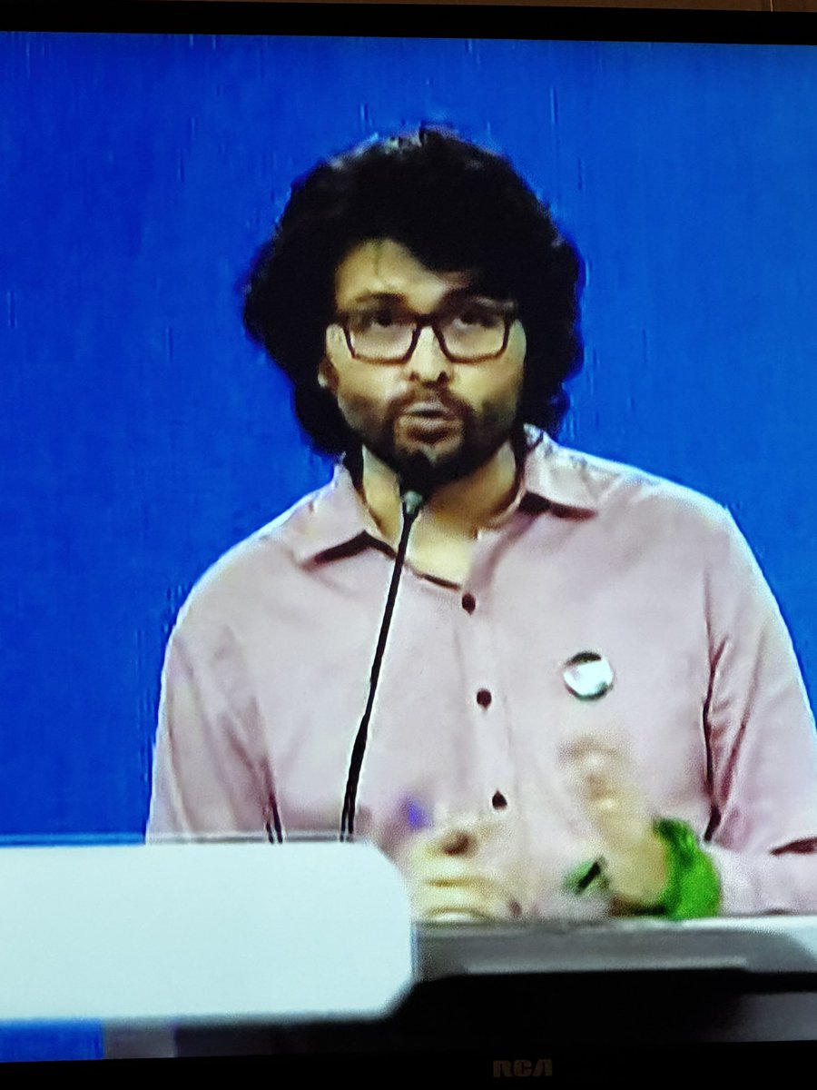 De donde salió este pelele? Que falta de respeto! 

#tse #debatetse #sinart #costarica