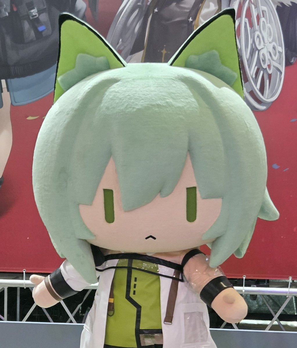 Noire_KT_00's tweet image. ケルぬい抱いてたからかじっと見てた