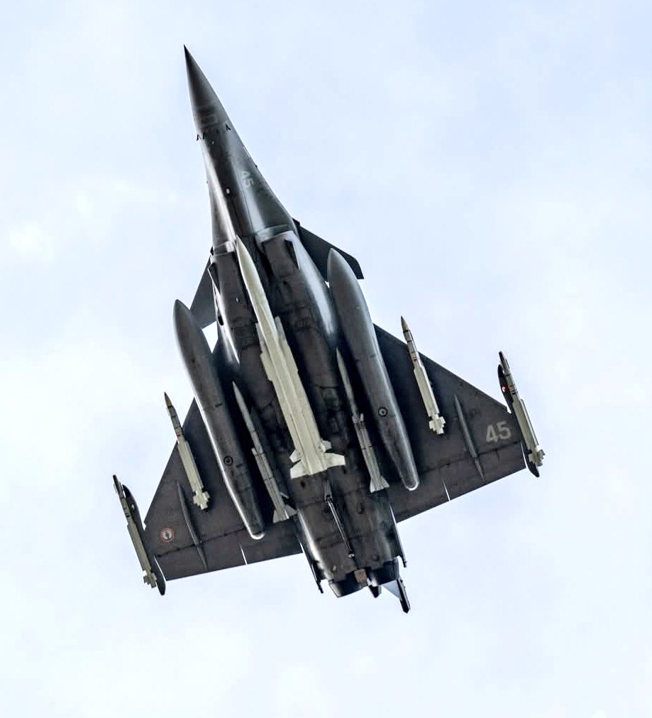 🇺🇸🇫🇷 BREAKING: Retired French General Nicolas Richoux says “Greenland is a red line.”

If the United States invades, they stop being systemic adversaries, they become enemies, he said in comments to TF1.