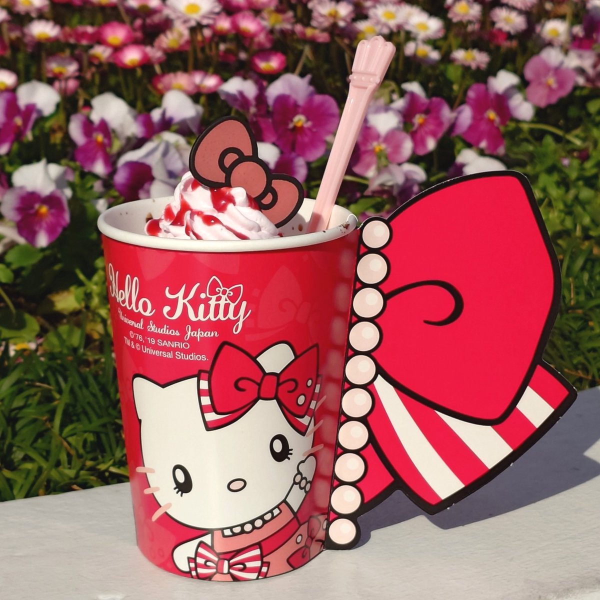 ユニバのキティちゃんを見慣れ過ぎててこれが普通だと思ってたけど 下