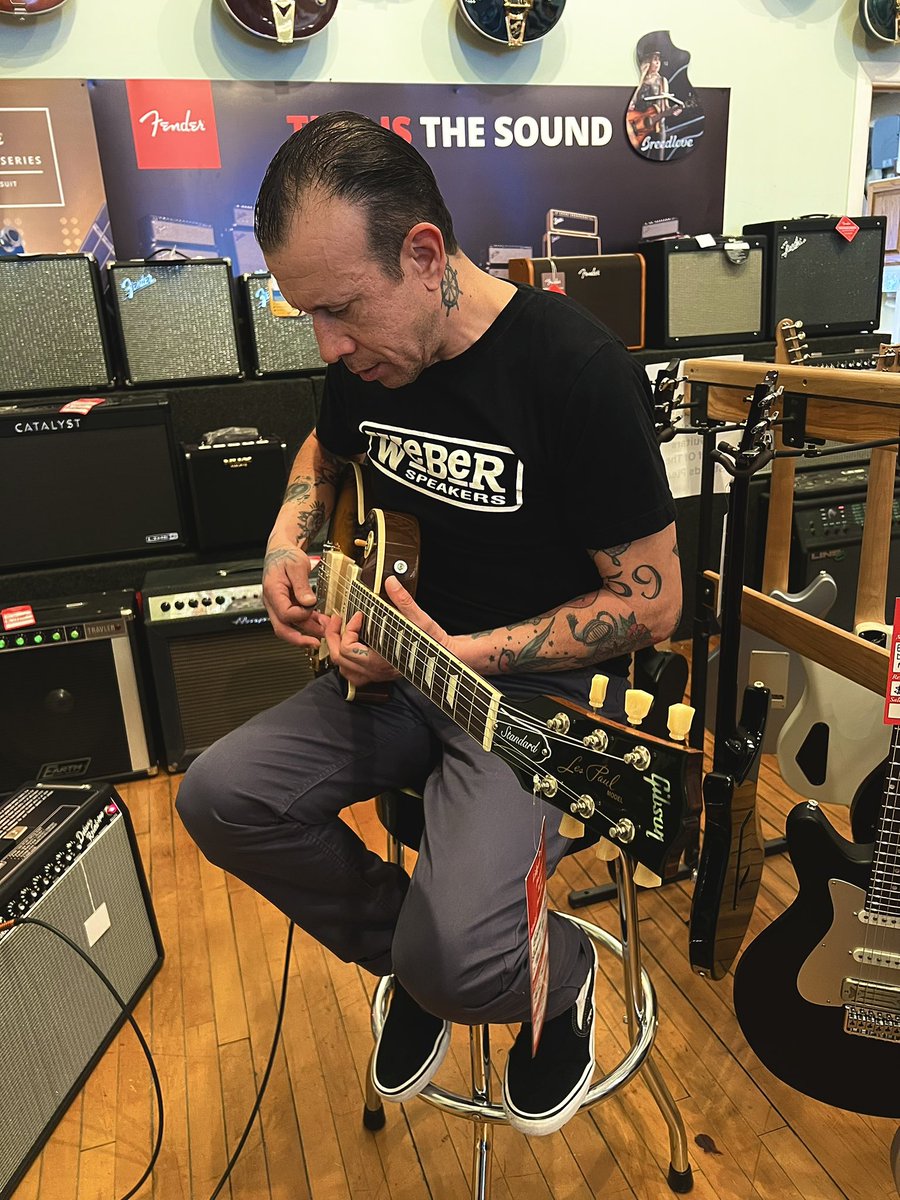 mimaparo's tweet photo. #lidgettmusic #rocknroll https://t.co/2E6fJuN5xA