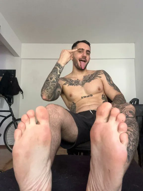 RuleBreaker tweet media