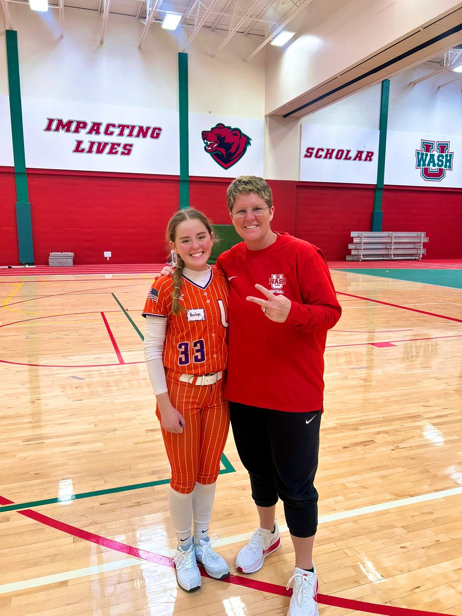 Penélope England - 2027 LHP/OF tweet media