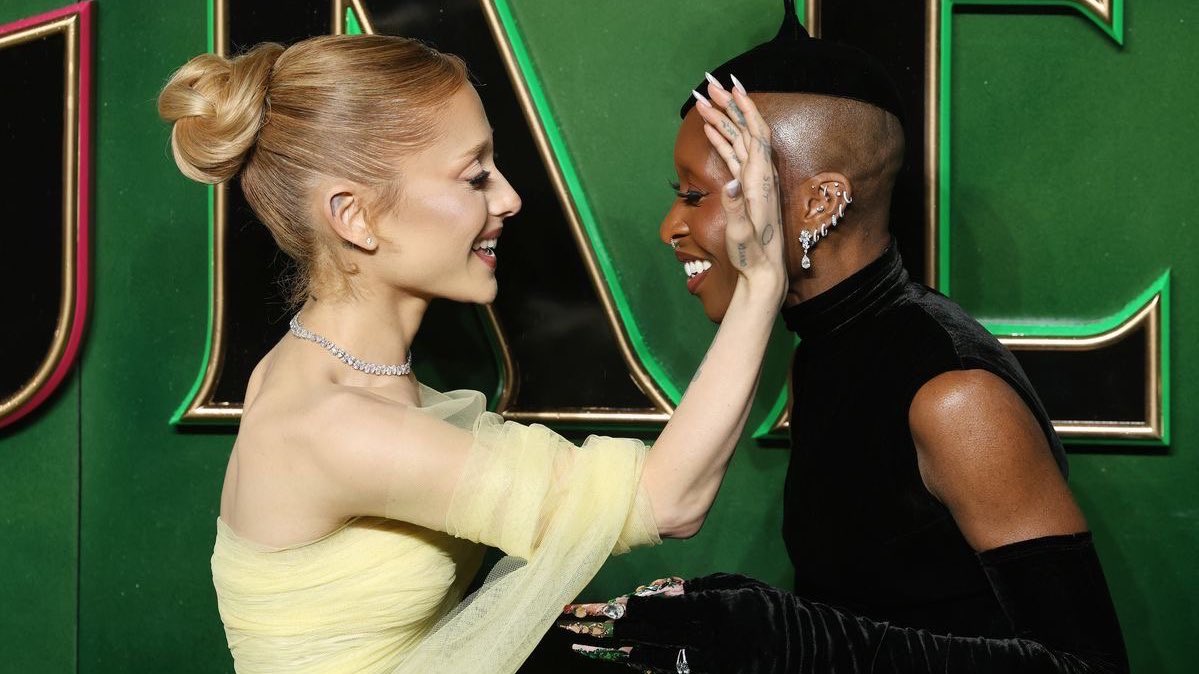 theegrandeheels's tweet image. i just want to highlight how cruel and unfair the internet has been towards ariana and cynthia for 2 years 

two talented women shamelessly showed love, respect, admiration and affection for each other, the work they did and the characters they portrayed

for that, the world used…