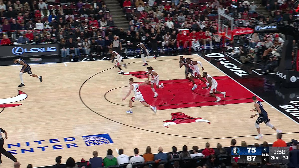 Huerter with the transition feed to Dos!
@KevinHuerter | @CHSN__