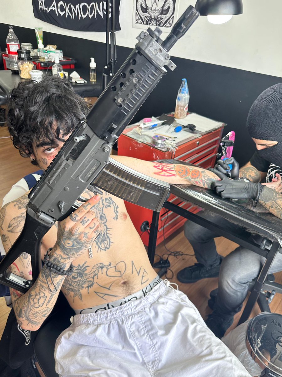 30mgdecodein's tweet image. acho que essa eh minha foto fav do giela de todas