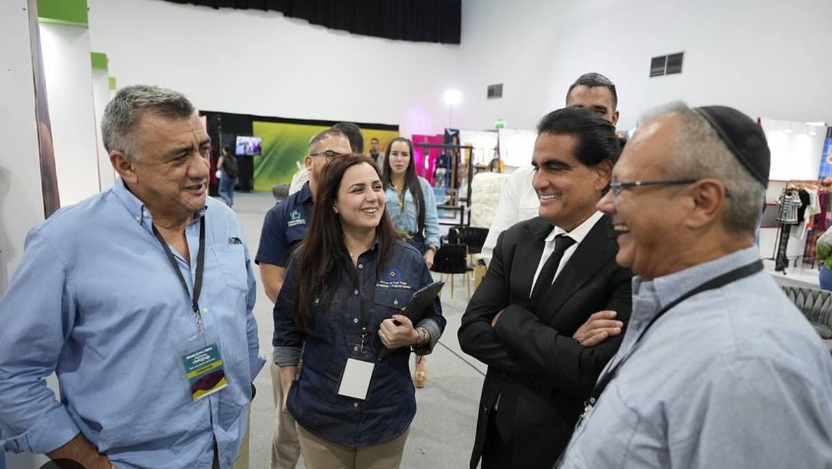 Alex saab Ministro de Industria y Producción Nacional Hombre leal a la patria de Bolivar al Presidente Nicolas Maduro y por consecuencia a la Presidenta encargada Delcy Rodríguez dando continuidad al plan de la patria.
#FreeAlexSaab