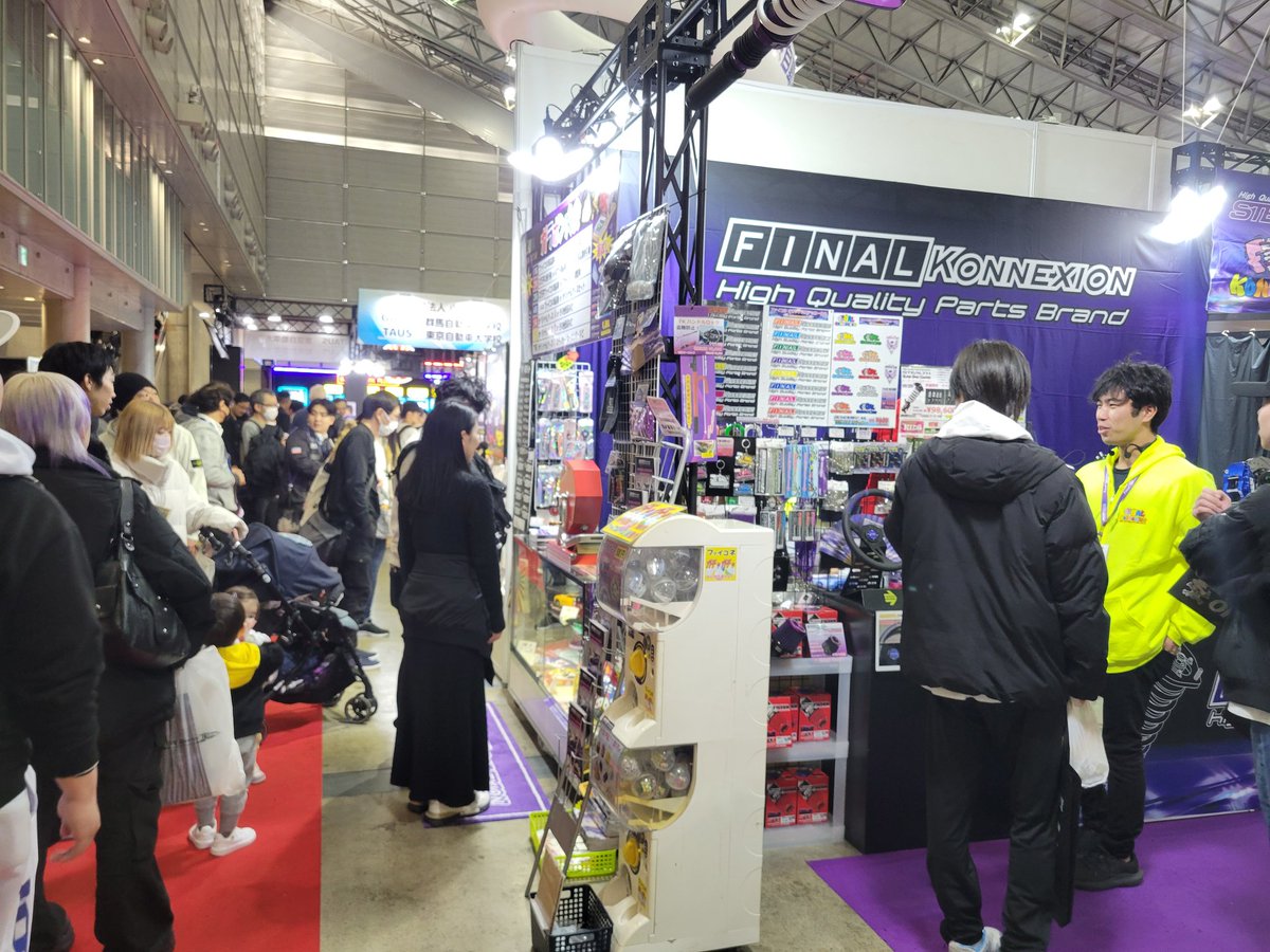 growing_up_D's tweet image. #東京オートサロン ３日目‼️
朝からお客様で大にぎわいしております🤗
スゴく有り難いですね～✴️
さー最終日も頑張って行きましょう❗宜しくお願いします😉
#ファイナルコネクション
#growingUP
#ドリフト
#マークＸ
#fdj