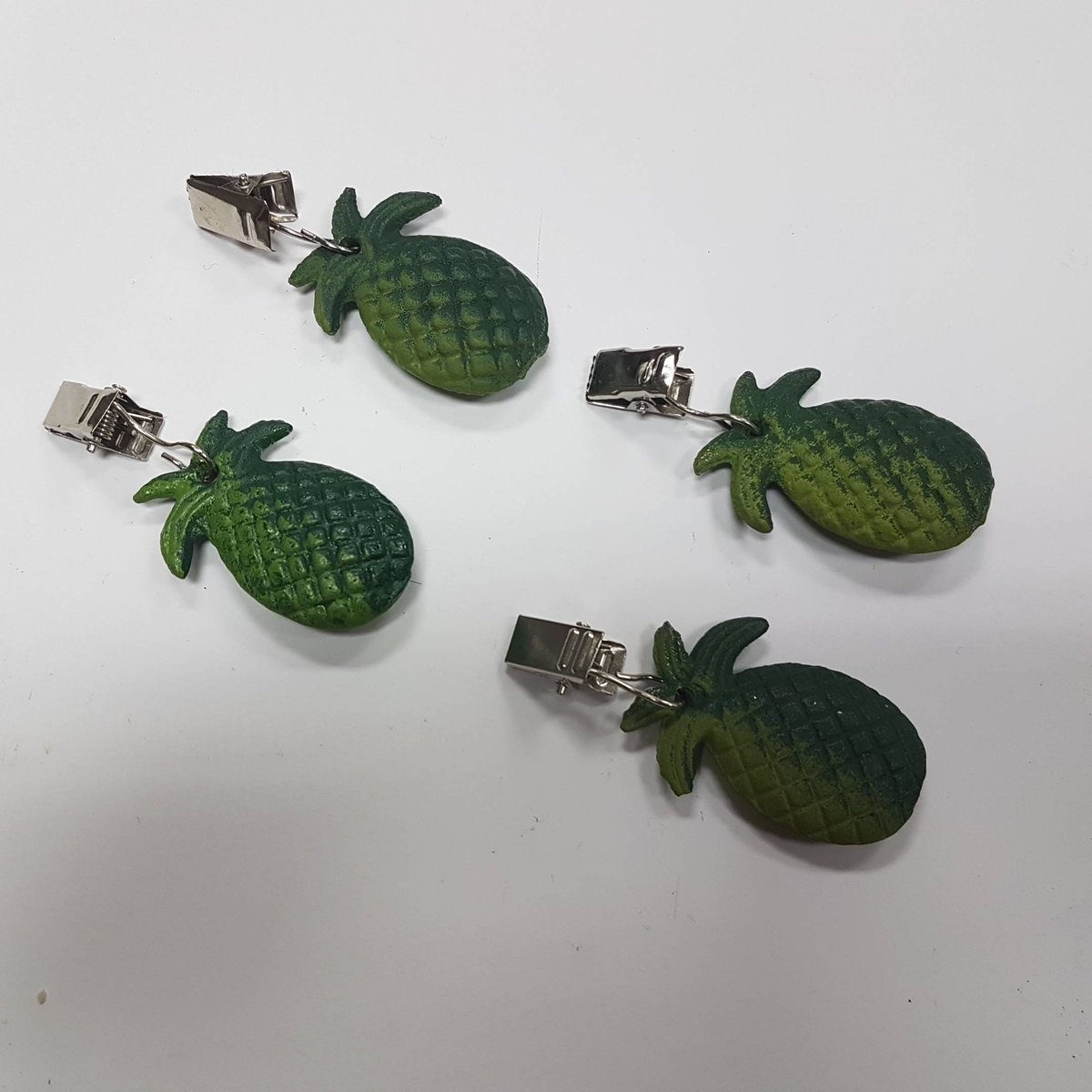 arlissbryant's tweet image. Tablecloth weights picnic table weights pineapples tuppu.net/4c1596eb #paintedpalace2015 #Etsy #RestaurantTable