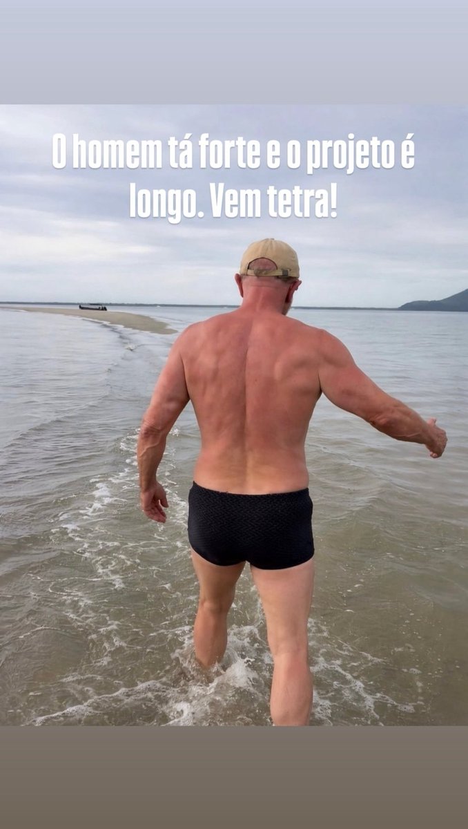 Alô <a href="/grok/">Grok</a> o <a href="/lindberghfarias/">Lindbergh Farias</a> esta espalhando Fake News! Quantos dedos o homem dessa foto tem não mão esquerda?