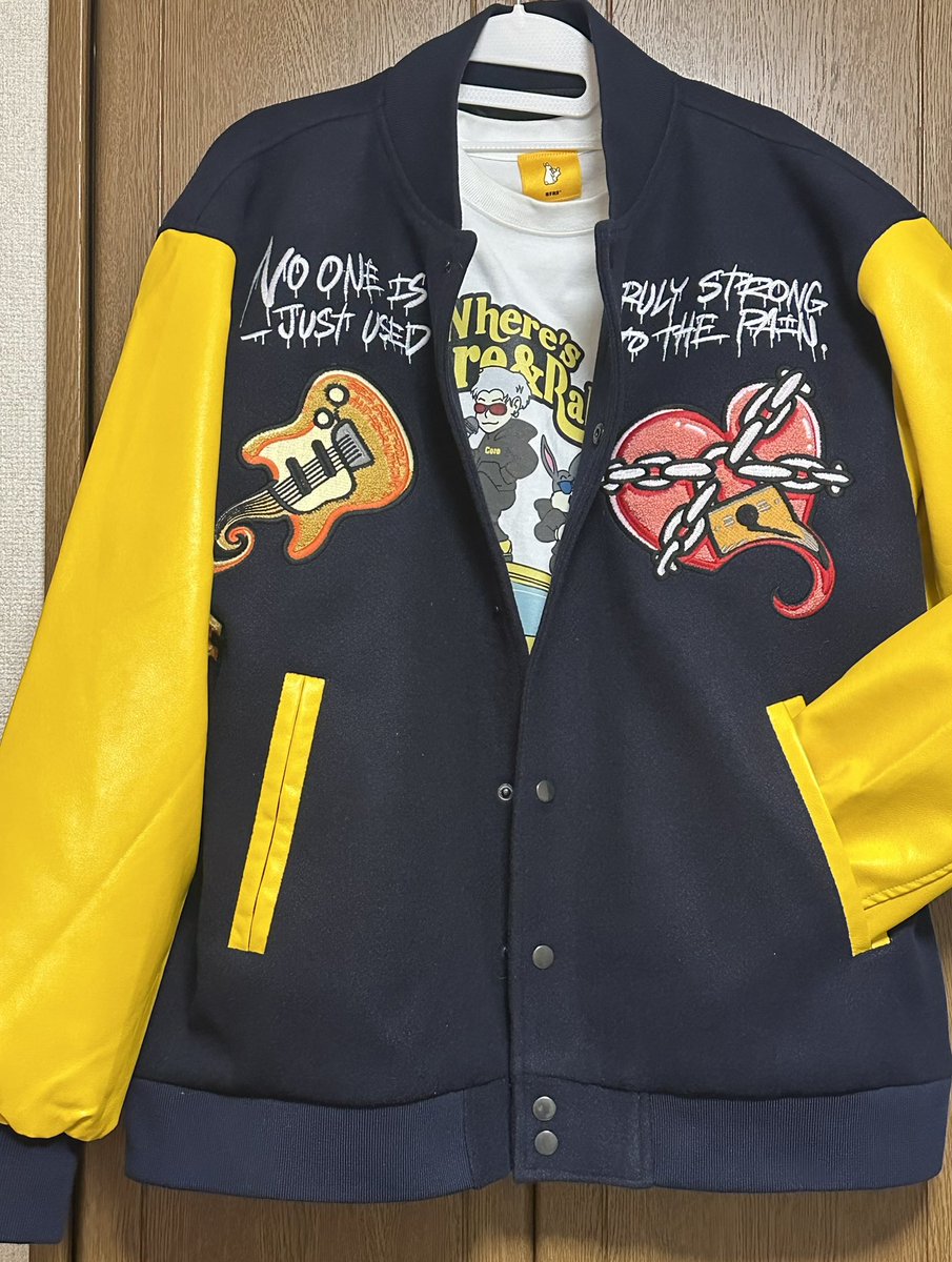 (250着限定)novel core ヴァーシティジャケット コアくんのVarsity Jacket届いたー めっちゃ可愛い💛🖤 #NovelCore