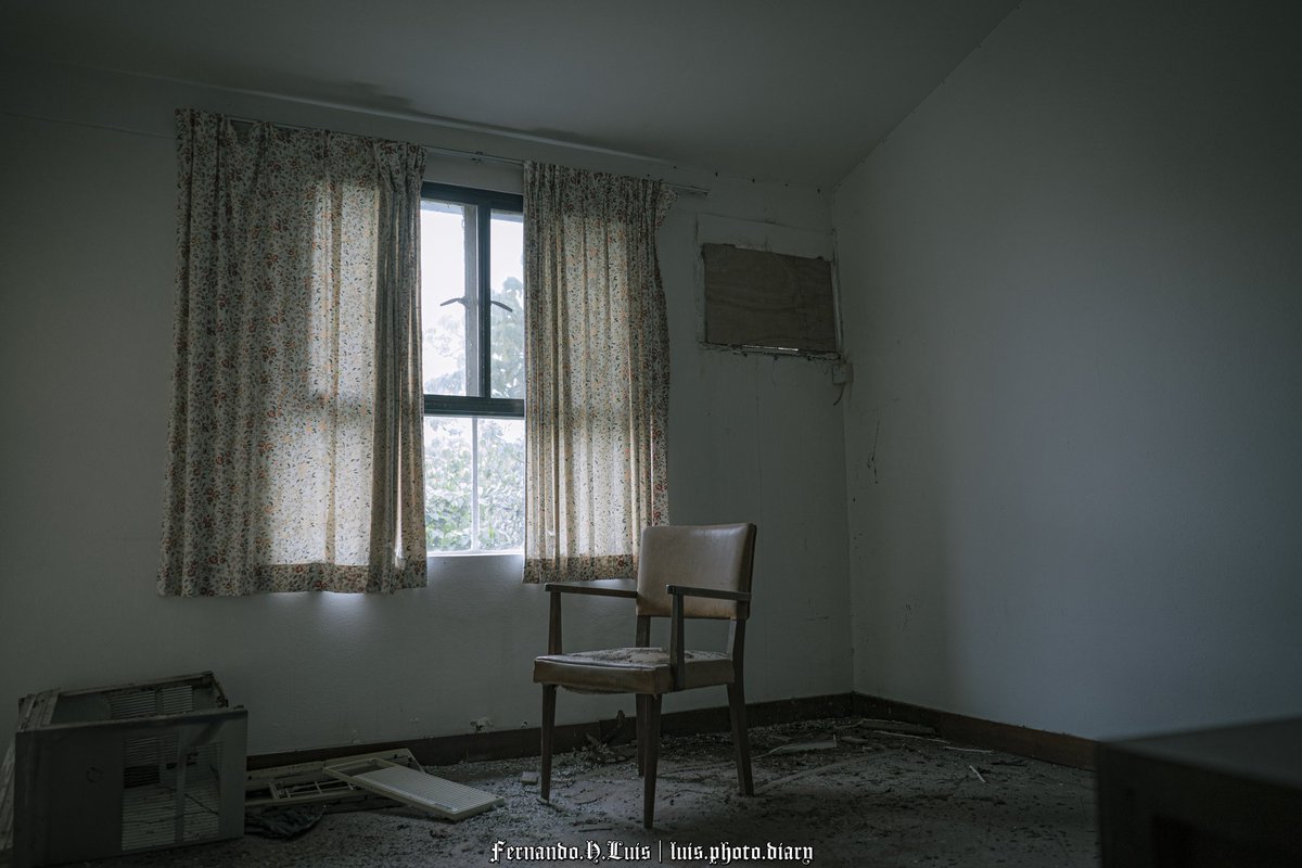 AwaLuis's tweet photo. 真夏の夜の夢
#photos #photography #hongkong
#adventure #urbexphotography
#urbex #urbanexplorer #haikyo
#ruins #abandoned #abandonedplaces
#lostplaces
#写真 #写真撮影
#写真好きな人と繋がりたい
#冒険 #廃墟 #廃墟写真
#廃墟好きな人と繋がりたい
#ファインダー越しの私の世界 https://t.co/kh37brfSLK