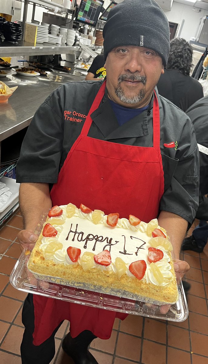 laura robles tweet media