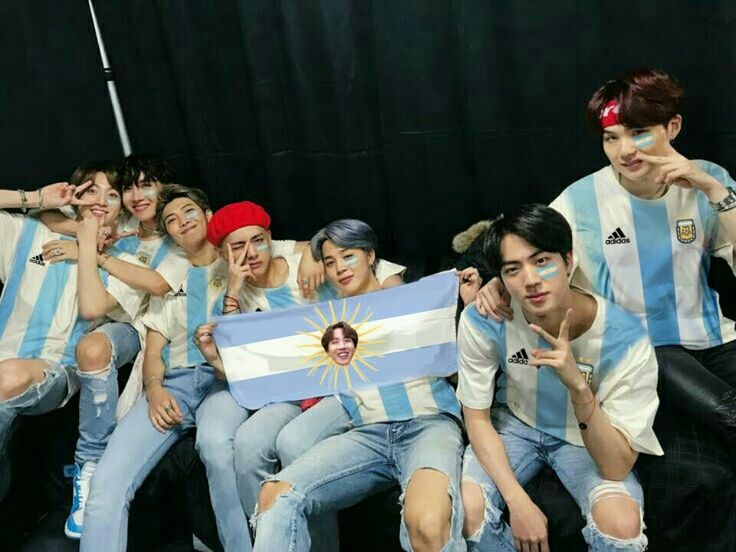 Cintia_Jenny's tweet photo. Ningún tour está completo sin Argentina. Queremos a BTS en Argentina 🇦🇷  #BTSARGENTINA2026 #PROYECTOMORADOARG #TOURBTSARG @dfallaccess https://t.co/M3mkSXWxzw