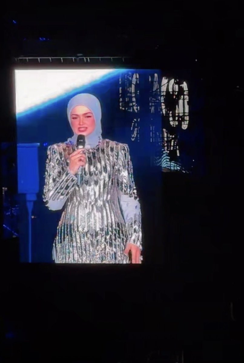 Malam yang indah. Terima kasih Dato Sri Siti Nurhaliza kami terhibur &amp; Selamat Ulang Tahun semoga sentiasa bersinar seperti permata 🤍✨ Sayang Kak Siti selalu <a href="/CTNurhaliza11/">Siti Nurhaliza</a> 

 #Legacy30SitiNurhaliza