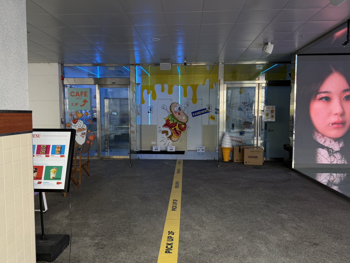 official_LCY's tweet image. [📢]

260111 &amp;lt;HAPPY LEE CHAE YEON DAY&amp;gt; 인원체크 안내

🍒 1타임 : 12:40PM → 1~30번 / 누락 / 지각
🍒 2타임 : 1:40PM → 1~30번 / 누락 / 지각
🍒 3타임 : 2:40PM → 1~30번 / 누락 / 지각

이벤트에 참여하시는 채리쉬분들은 아래 장소로 늦지 않게 모여주시기 바랍니다 *ᴗˬᴗ)⁾⁾⁾

#이채연…