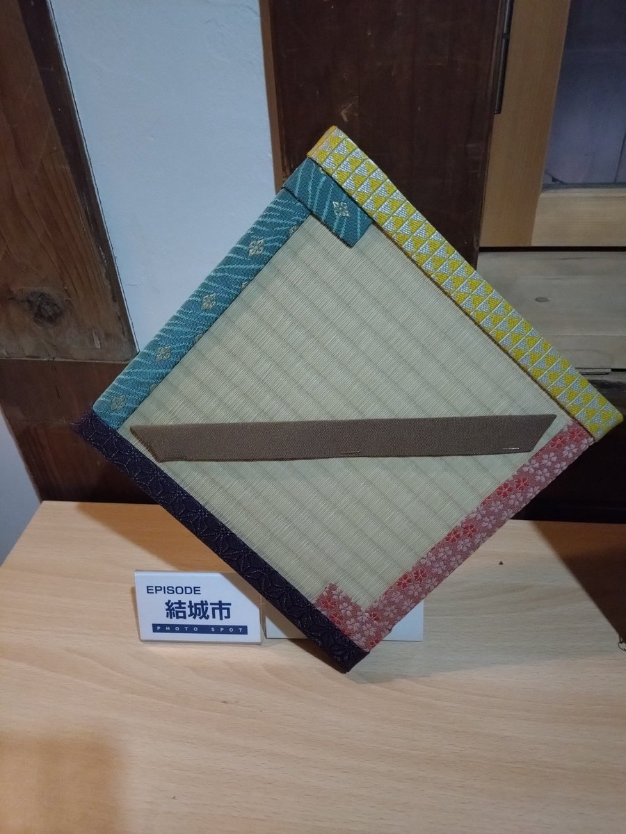 昼行灯 tweet media