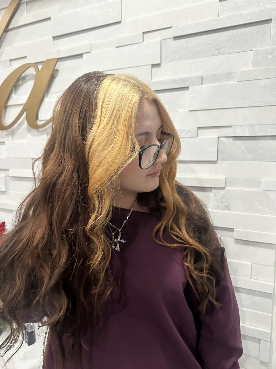 obeyashleex's tweet photo. Gonna be more blonde next month but for now this will dooooo https://t.co/Q0riNQ7bVY