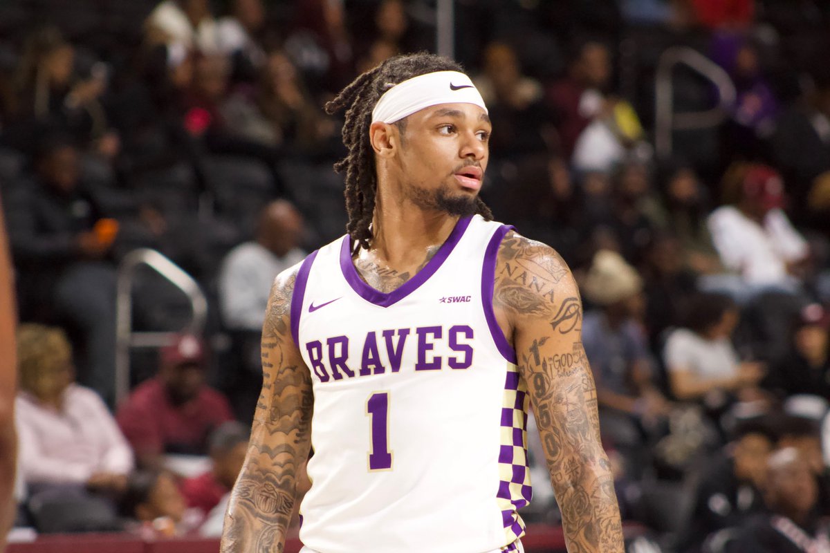BRAVESSPORTS's tweet image. Road battle in Huntsville.

The Braves went toe-to-toe with Alabama A&amp;amp;M on Saturday night, leaving it all on the floor in SWAC play. Plenty of moments that showed the standard of Alcorn State men’s basketball.

📸 Postgame photos from Huntsville 
#FearTheBrave | #BravesNation
