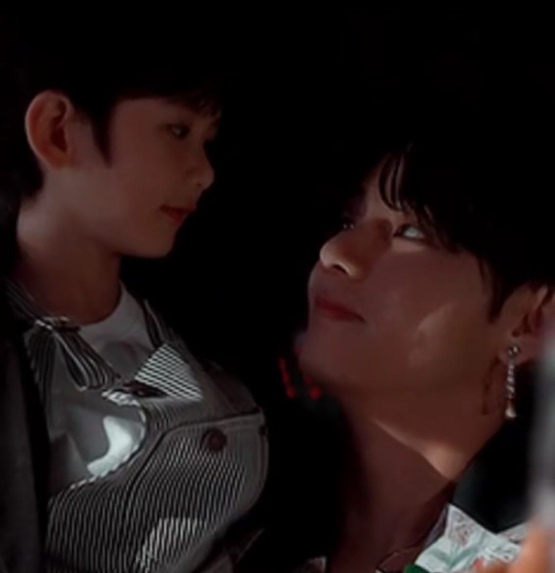 kotiaukv's tweet photo. 🍼Jeon's Legacy  #aukookv

Jm después de varios intentos logra convencer a Th para ir a una fiesta, no contaba que esa noche acabaría atrapado en los brazos de un alfa puro. El descuido de ambos trajo consigo un fruto, uno que nunca dijo hasta que el destino volvió a reunirlos. https://t.co/12cUScRJ1s