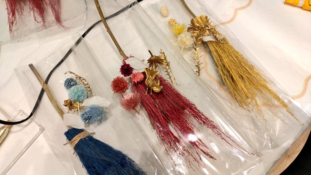 【『SelectMarket in 札幌市民交流プラザ』  2日目はじまりました✨🐴🎍】 

ハンドメイドのアクセサリー、陶器、布小物、羊毛フェルトや、イラスト雑貨、など販売しております！

『大人も楽しめるワークショップ』と題して、作品づくりも体験できます✂

皆様のご来場をお待ちしております。