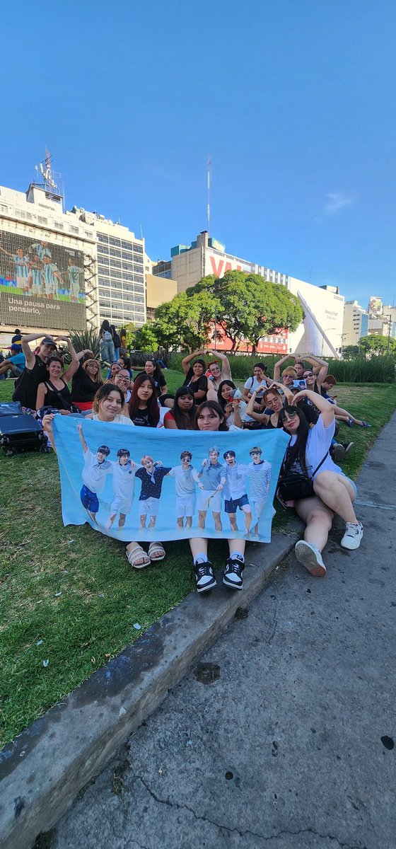 ArmyfanstoreArg's tweet photo. BTS en 🇦🇷
Army Argentina esperamos  a BTS tour 2026
#BTSARGENTINA2026
#PROYECTOMORADOARG
#TOURBTSARG 
@dfallaccess
@hybe_latam https://t.co/eND9ZUDXlX