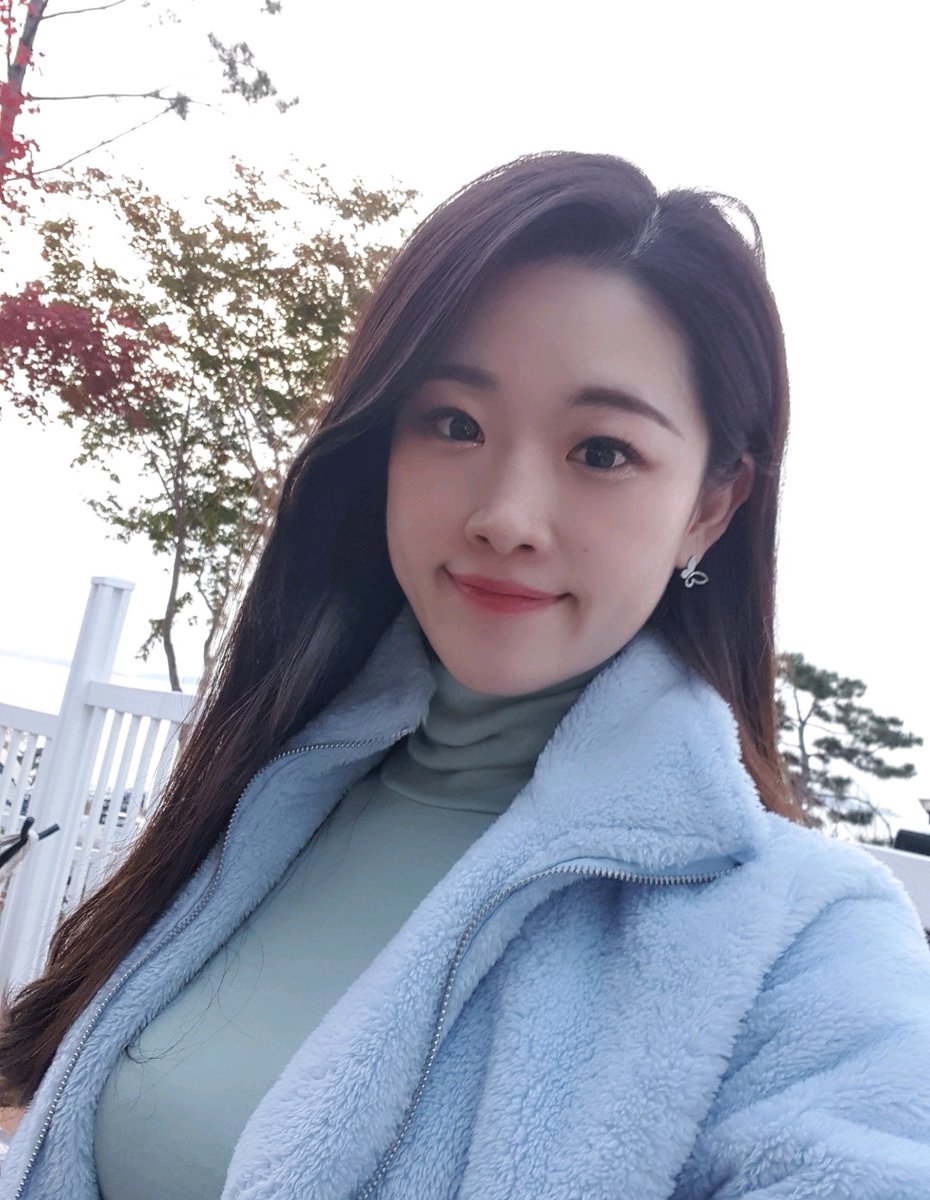 내가 봐도 너무너무 이쁘게 잘 나온 컷 ^^
기흥센터 였던거 같은데, 그 날 따라 화장 잘 먹은 날^^
이후 본격 지옥이 시작 될 줄은.. 그 땐 몰랐지...ㅜㅜ 
행복하자! 젤리!!!