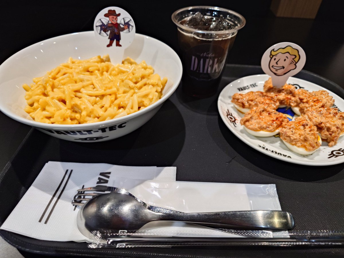 ARGAMA_kai's tweet photo. falloutコラボカフェに来たぜ!
マカロニチーズが結構な量でちょっとウンザリしたのは内緒だ
注文メニューだとフードピック在庫無しになってたけど、普通に付いてました
#FalloutCafe https://t.co/zUG5hOpFp6